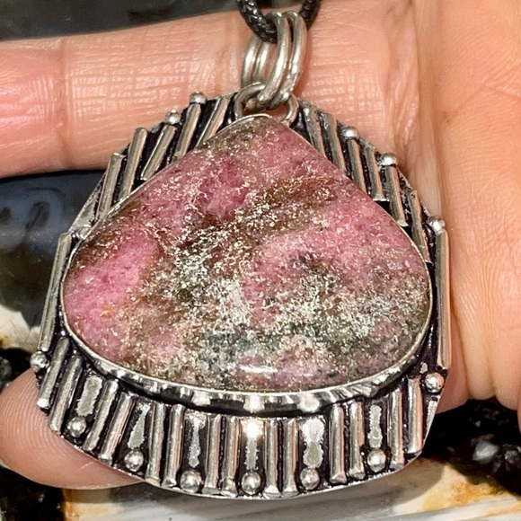 Beautiful Rhodonite Pendant 2” - Picture 4 of 16